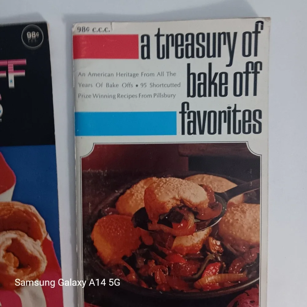 PILLSBURY Bake Off Cookbook Lot 1969 Treasury Favorites 100 Recipes Vintage